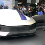 Peugeot reinventa il volante nel concept Inception