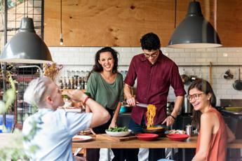 Salute studi confermano i benefici del riunirsi a tavola in momenti conviviali