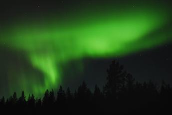 Tempesta solare investe la Terra aurore boreali e gps in tilt cosa aspettarsi oggi