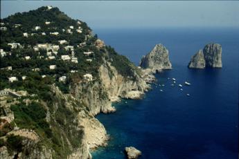 Capri tornano acqua e turisti sullisola revocata ordinanza