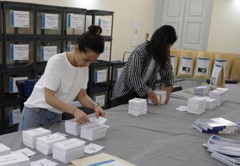 Francia domenica il voto anticipato come funzionano le elezioni