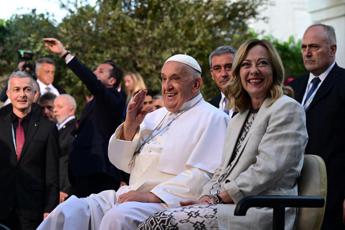 G7 Meloni chiude vertice con il Papa. Lentusiasmo dei leader Giornata storica