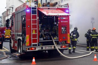 Incidente in fabbrica Aluminium di Bolzano morto uno dei 6 operai feriti in esplosione