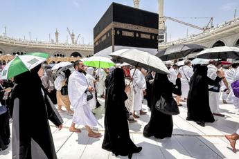 La Mecca morti e dispersi tra i pellegrini per il caldo record