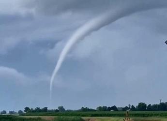 Maltempo si abbatte su Rovigo tromba daria e bomba dacqua su citta e provincia Video