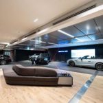 Mercedes Benz trasforma i suoi showroom