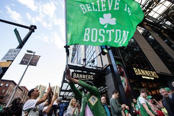 Nba Boston Celtics campioni Dallas Mavericks battuti 4 1