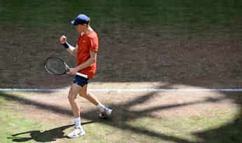 Sinner vince il torneo Atp di Halle Hurkacz battuto in finale