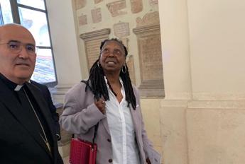 Sister Act in Vaticano anche Whoopi Goldberg incontra il Papa Meraviglioso