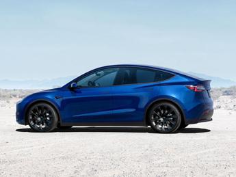 Tesla Model Y il restyling slitta al 2025