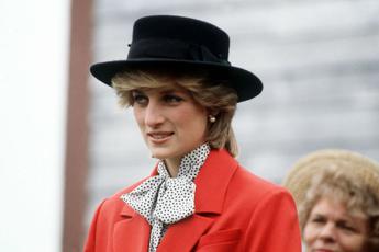 Allasta le lettere di Lady Diana alla governante le missive scritte a mano