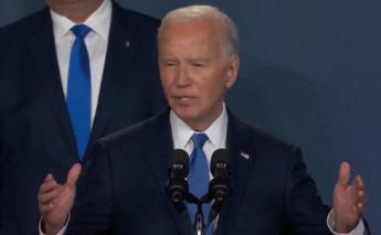 Biden e la gaffe Vi presento Putin. Ma e Zelensky Video