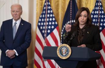 Biden media i dubbi su Harris ecco perche ha rinviato il ritiro