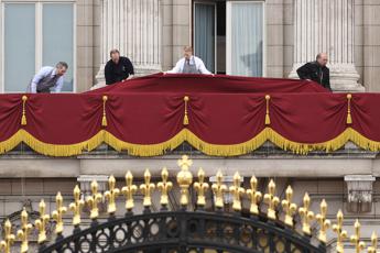 Buckingham Palace apre ai visitatori la sala delliconico balcone