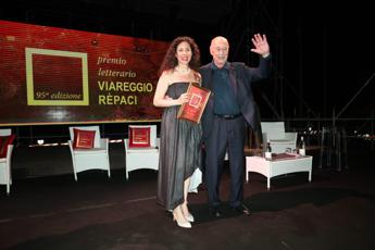 E Silvia Avallone la vincitrice del Premio Viareggio Repaci