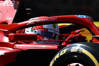 Gp Belgio Leclerc in pole con la Ferrari e Sainz indietro