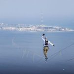 Jaan Roose fallisce limpresa sullo Stretto di Messina su slackline cade e il record sfuma