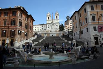 Metro Spagna di Roma chiusa commercianti in rivolta Senza interventi Tridente paralizzato