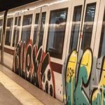 Roma rissa sulla metro in tre si affrontano armati tra passeggeri in fuga