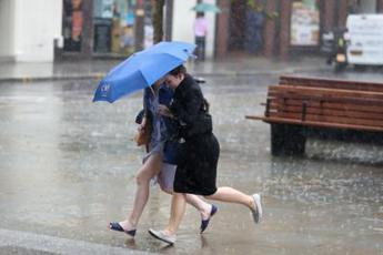 Temporali e forti piogge al Centro Sud allerta maltempo gialla in 10 regioni