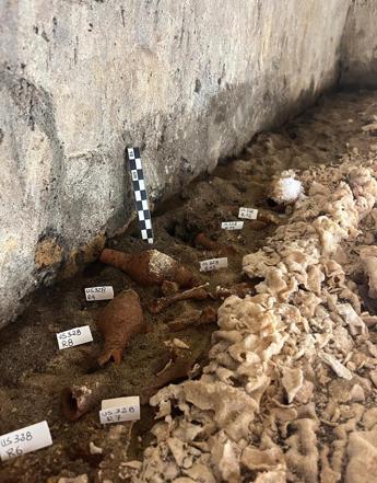 Tomba del Cerbero scoperto cadavere con sudario