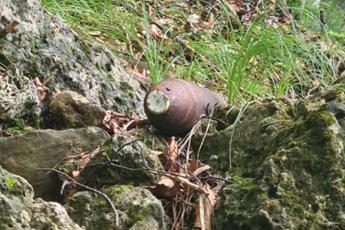 Torino ragazzi ritrovano ordigno bellico in bosco a Novalesa