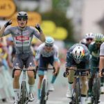 Tour de France Philipsen vince tappa 13 Pogacar sempre in giallo