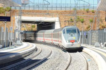 Treni traffico in tilt in Liguria guasti ritardi e rischio cancellazioni