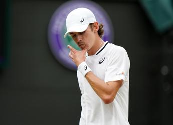 Wimbledon De Minaur si ritira per infortunio Djokovic in semifinale senza giocare