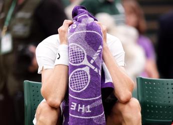 Wimbledon Sinner eliminato nei quarti Medvedev vince in 5 set