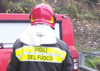 Frana nel casertano due dispersi. Auto intrappolate nel fango