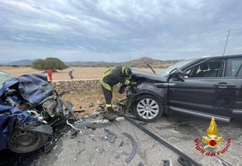 Incidente in Sardegna frontale tra due auto sulla Olbia Loiri 1 morto