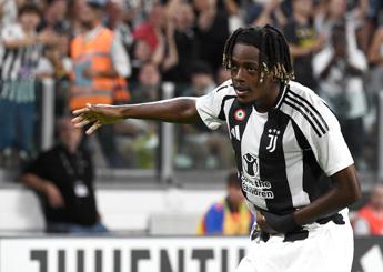 Juve Como 3 0 Mbangula gol al debutto chi e il baby bianconero