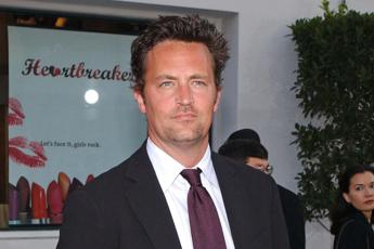 Morte Matthew Perry attore ucciso da ketamina Effetti e a cosa serve