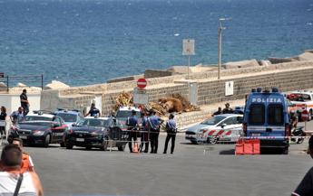 Naufragio Palermo affonda barca a vela un morto e 6 dispersi