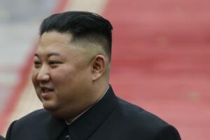 Nordcorea Kim crea un esercito in 24 ore da Seul a Kiev e allarme