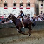 Palio di Siena trionfo Lupa chi e Velluto il fantino che ha vinto