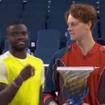 Sinner Tiafoe e il dito medio come rovinare la foto a Cincinnati Video