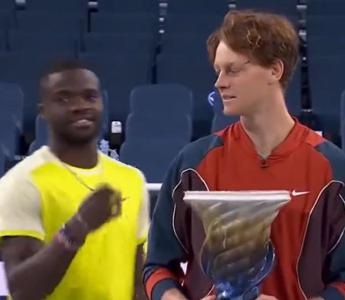 Sinner Tiafoe e il dito medio come rovinare la foto a Cincinnati Video