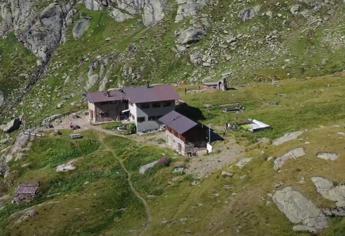 Sostenibilita ad alta quota in Val di Rabbi un rifugio 100 green