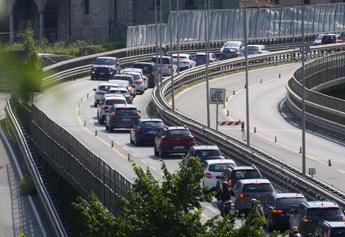 Traffico da bollino rosso e il weekend dei grandi rientri le strade piu congestionate