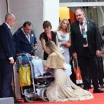 Venezia 81 lincontro tra Angelina Jolie e un fan disabile sul red carpet E una persona di cuore