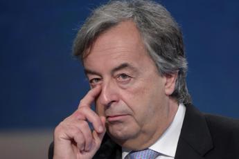 Burioni vs sindaca Potenza Picena Irresponsabile patrocinio a evento no