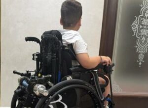 Disabile di 10 anni senza scuolabus la madre Un diritto negato a mio figlio