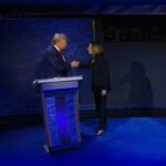 Harris e Trump via al dibattito tv con stretta di mano