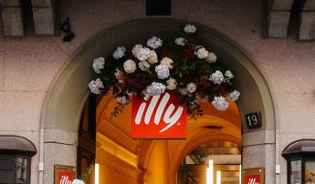 Il flagship store illy di Monte Napoleone compie 2 anni gala a Milano per festeggiare