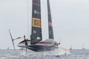 Louis Vuitton Cup Luna Rossa batte American Magic team italiano verso il primo posto