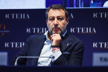 Open Arms Salvini Un milione di risarcimento Non apro pacchi ad Affari tuoi