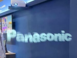 Panasonic trasforma laria condizionata in schermi per battere lafa giapponese