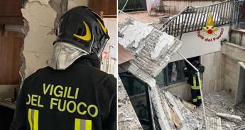 Roma esplosione per fuga di gas in appartamento un ferito grave